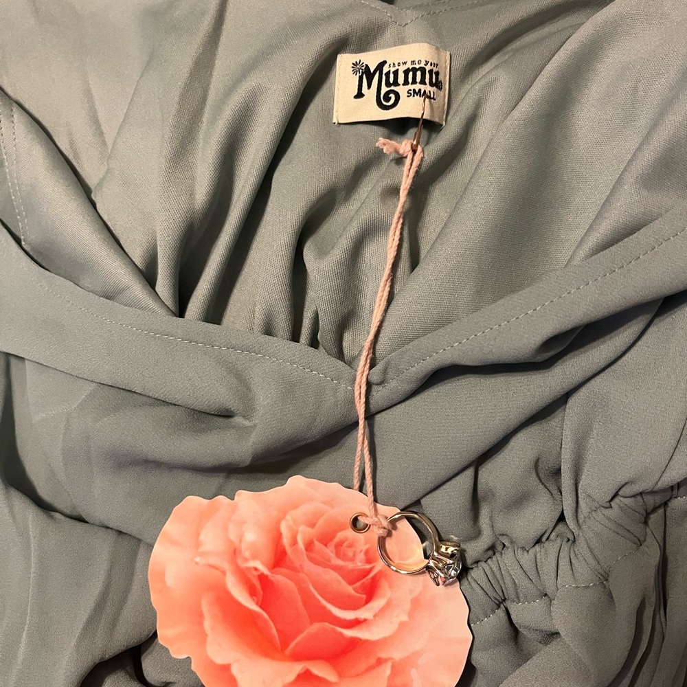 Show Me Your Mumu Kendall Soft V-Back A-NWT
Line Gown- Size Small - Picture 5 of 5